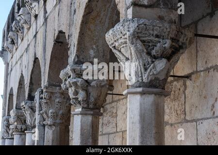 La Fontana Fraterna (ou Fontana della Fraterna, Fontana della Concezione, fontaine de la Sette Cannelle ou simplement Fraterna) est un public élégant Banque D'Images