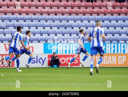 Wigan's Wvolonté Keane célèbre après avoir obtenu son score pour mettre son côté 2-1 vers le haut photo par Steve Flynn/AHPIX.com, football: Match Wigan Athletic -V- Doncaster ROV Banque D'Images