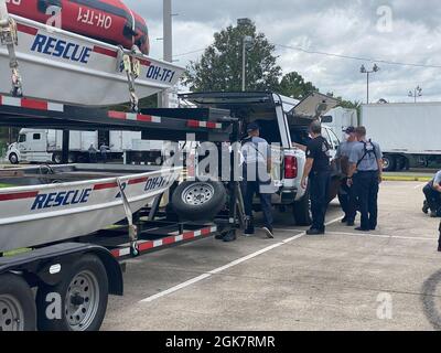 Lafayette, LA – recherche et sauvetage en milieu urbain a commencé à se préparer pour les opérations après que l'ouragan Ida ait touché terre. Banque D'Images