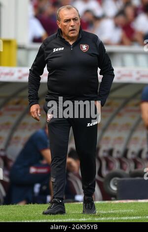 Turin, Italie. 12 septembre 2021. Fabrizio Castori, entraîneur des États-Unis Salernitana 1919, réagit lors du match de football de la série A 2021/2022 entre le FC de Turin et le US Salernitana au Stadio Olimpico Grande Torino à Turin (Italie), le 12 septembre 2021. Photo Giuliano Marchisciano/Insidefoto Credit: Insidefoto srl/Alay Live News Banque D'Images