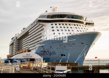 Bateau de croisière Ovation of the Seas amarré à Tauranga, Nouvelle-Zélande Banque D'Images