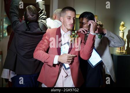 Madrid, Espagne. 13 septembre 2021. Les modèles défilent avec des créations de la collection García Madrid "romantique liberté" pendant le premier jour de la semaine de la mode de Madrid à l'atelier de la marque à Madrid. Crédit : SOPA Images Limited/Alamy Live News Banque D'Images