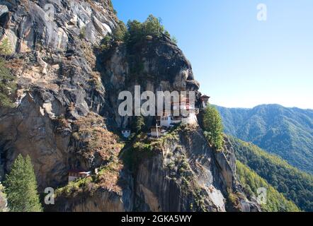 Paro Taktsang (monastère de Taktsang Palphug ou monastère de Tiger's Nest) la terre mystérieuse de l'est. Bhoutan dans les contreforts est de l'Himalaya Banque D'Images