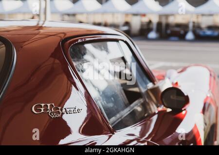 Italie, septembre 12 2021. Vallelunga classique. Bizzarrini 5300GT Racing vintage capot de voiture avec logo et nom Banque D'Images