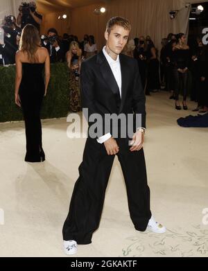 New York, États-Unis. 14 septembre 2021. Justin Bieber arrive sur le tapis rouge pour le gala met au Metropolitan Museum of Art pour célébrer l'ouverture de in America: A Lexique of Fashion à New York le lundi 13 septembre 2021. Photo de John Angelillo/UPI crédit: UPI/Alay Live News Banque D'Images