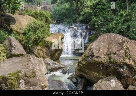 Différentes vues des chutes de Ramboda Nuwara Eliya, Sri Lanka Banque D'Images