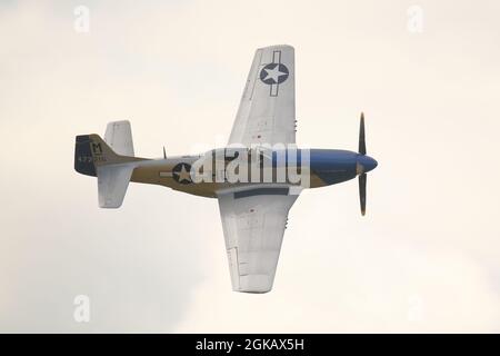 An American Mustang P-51D « miss Helen » au salon de l'aviation et de la campagne d'Abingdon 2021 Banque D'Images