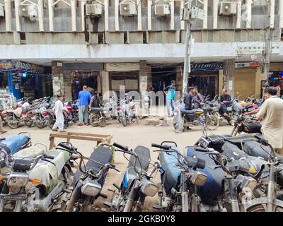 Saddar Electronics Market Street. Connu sous le nom de marché coopératif Karachi Banque D'Images