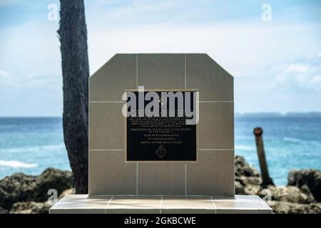 Un monument commémoratif construit en l'honneur des Marines et des marins de la 1re Division marine qui ont combattu pendant la Seconde Guerre mondiale sur l'île de Peliu, République des Palaos, le 3 mars 2021. Le 31e MEU opère à bord de navires de l'escadron amphibie 11 dans la zone d'opérations de la 7e flotte afin d'améliorer l'interopérabilité avec les alliés et les partenaires et de servir de force d'intervention prête pour défendre la paix et la stabilité dans la région Indo-Pacifique. Banque D'Images