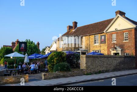 Hayes, Kent, Royaume-Uni: La maison publique George sur la rue Hayes. Le pub historique George a été créé en 1671. Banque D'Images