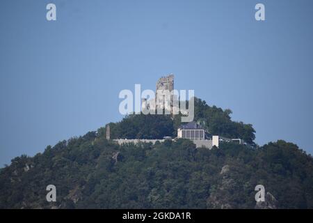 Drachenfels avec la ruine du château de dragon Banque D'Images