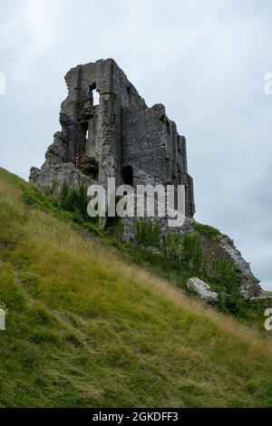 CHÂTEAU DE CORFE, ROYAUME-UNI - 18 août 2021 : un ancien château de Corfe à Dorset, en Angleterre Banque D'Images