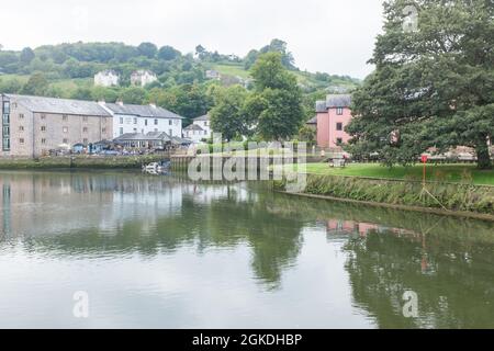 Le pub Steam Packet Inn sur St Peter's Quay sur la rivière Dart dans la ville marchande de Totnes, South Hams, Devon Banque D'Images