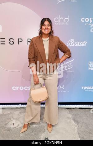 Berlin, Allemagne. 14 septembre 2021. Stephanie Brungs vient au salon Esprit de Kraftwerk. À propos de vous, ou semaine de la mode, fait partie de la semaine de la mode de Berlin depuis 2021. A propos de vous la semaine de la mode a lieu du 11 au 15 septembre 2021. Crédit : Gerald Matzka/dpa/Alay Live News Banque D'Images