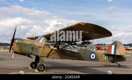Auster AOP.6 (TW536) sur la ligne aérienne au salon de l'air et de la campagne d'Abingdon, le samedi 11 septembre 2021 Banque D'Images