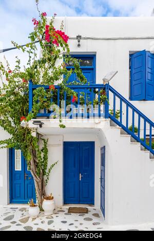 Maisons blanches Cyclades à volets bleus, vieille ville de Chora, ville de Mykonos, Mykonos, Cyclades, Grèce Banque D'Images