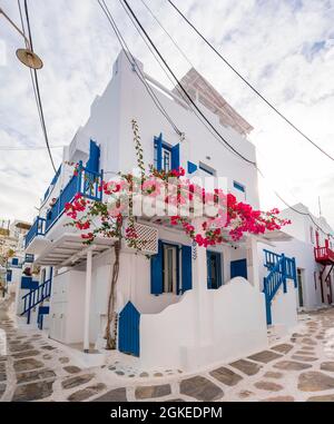 Maisons blanches Cyclades à volets bleus, vieille ville de Chora, ville de Mykonos, Mykonos, Cyclades, Grèce Banque D'Images