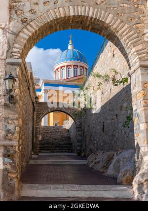 Église orthodoxe grecque néoclassique de Saint-Nicolas, Agios Nikolaos, Ermoupoli, Syros, Cyclades, Grèce Banque D'Images