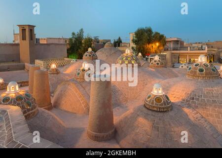 Sultan Amir Ahmad bathhouse, dôme de toit au coucher du soleil, Kashan, province d'Ispahan, République islamique d'Iran Banque D'Images