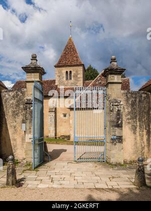 Église romane de Sainte-Anne de Nohant dans le village de Nohant, Indre (36), France, demeure du célèbre écrivain français George Sand. Banque D'Images