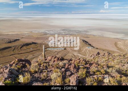 Village de Puerto Chuvica, situé près de la plaine de sel de Salar de Uyuni en Bolivie. Banque D'Images