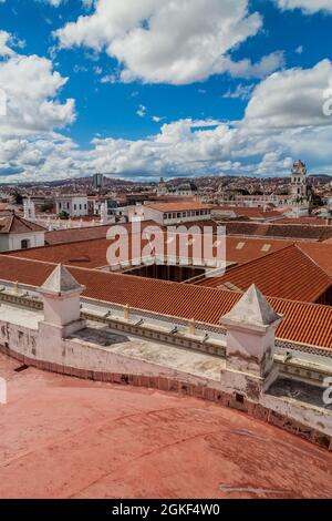 Vue aérienne de sucre, capitale de la Bolivie prise du toit de l'église Templo Nuestra Senora de la Merced. Banque D'Images