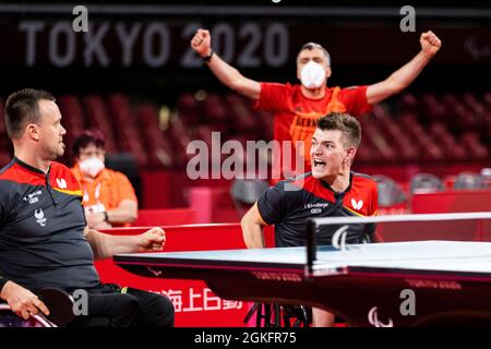 TOKIO (SHIBUYA-KU), JAPON - SEPTEMBRE 02 : BRUECHLE, Thomas (GER) (li.) jubelt vom Tischtennis Frickenhausen (Bade-Wurtemberg), geboren am 29.07.19 Banque D'Images