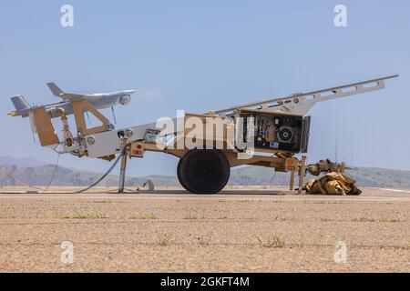 Les Marines, avec le Marine Unhabitée Aerial Vehicle Squadron 4 (VMU-4), se préparent à lancer le Blackjack RQ-21A pendant le système aérien sans pilote Banque D'Images