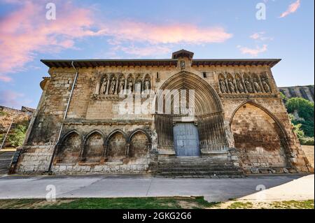 Église Santo Sepulcro, avec une nef et une abside semi-circulaire la construction de l'église reflète la transition de l'art roman à l'art gothique, elle a une note Banque D'Images