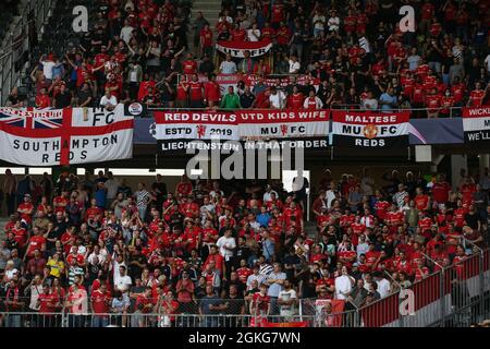 Berne, Suisse, 14 septembre 2021. Les fans de Manchester United lors du match de l'UEFA Champions League au Stadion Wankdorf, Berne. Le crédit photo devrait se lire: Jonathan Moscrop / Sportimage Banque D'Images