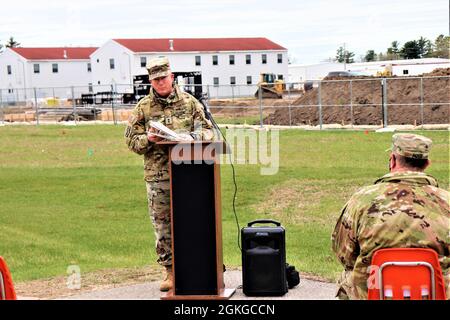 Mcco Rupture Le général de division Darrell Guthrie, le général commandant de la 88e ...