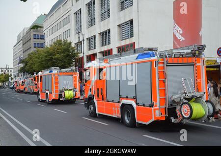 Pompiers de Berlin devant le musée Madame Tussauds à Unter den Linden, Berlin, Allemagne - 11 septembre 2021. Banque D'Images