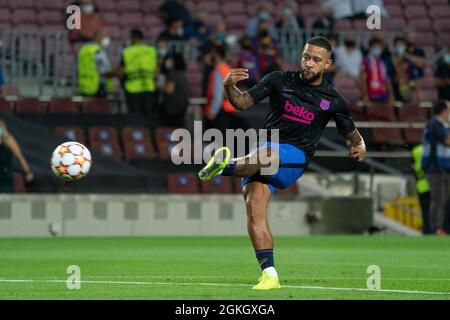 Barcelone, Espagne. 14/09/2021, Memphis Depay du FC Barcelone lors du match de la Ligue des champions de l'UEFA entre le FC Barcelone et le FC Bayern Munich au Camp Nou à Barcelone, Espagne. Banque D'Images