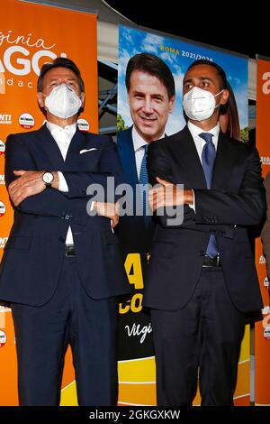 Rome, Italie. 14 septembre 2021. Le ministre des Affaires étrangères Luigi Di Maio et l'ancien premier ministre Giuseppe Conte dans une banlieue de l'est de Rome pendant la campagne électorale du maire de Rome. Rome (Italie), 14 septembre 2021 photo Samantha Zucchi Insidefoto Credit: Insidefoto srl/Alay Live News Banque D'Images