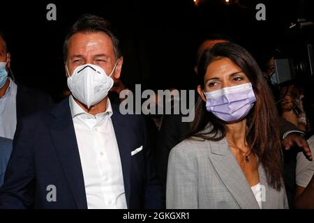 Rome, Italie. 14 septembre 2021. Ancien premier ministre Giuseppe Conte et maire de Rome Virginia Raggi dans une banlieue à l'est de Rome pendant la campagne électorale du maire de Rome. Rome (Italie), 14 septembre 2021 photo Samantha Zucchi Insidefoto Credit: Insidefoto srl/Alay Live News Banque D'Images