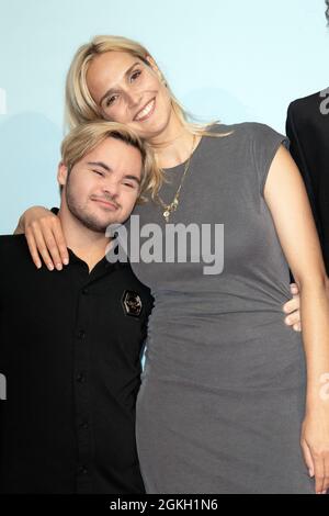 Camille Lou et Samuel Allain Abitbol assistent à la séance photo de J irai au bout de mes refes lors du 23e Festival de fiction télévisée à la Rochelle, le 14 septembre 2021 à la Rochelle, France. Photo de David Niviere/ABACAPRESS.COM Banque D'Images