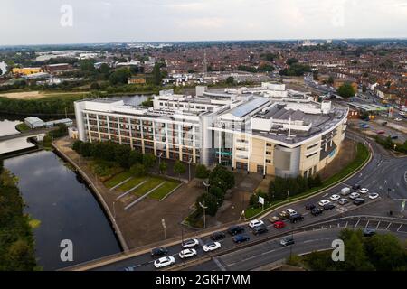 DONCASTER, ROYAUME-UNI - 9 SEPTEMBRE 2021. Vue aérienne sur le campus du Doncaster College et le bâtiment du centre universitaire Banque D'Images