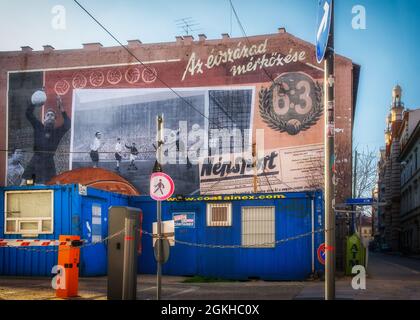 Hongrie, Budapest, mars 2020, fresque de la gloire du match de football du siècle où l'équipe nationale de football a battu l'Angleterre 6:3 en 1953 Banque D'Images