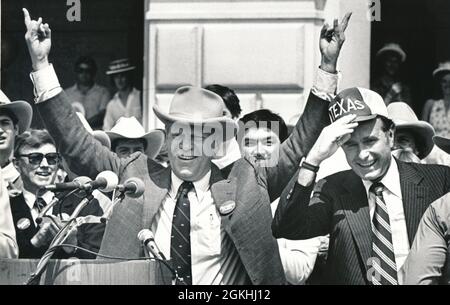 ©1979 Gerald Ford fait campagne avec George W. Bush à l'Université du Texas à Austin pour la nomination républicaine à la présidence. Il s'est retiré en mars 1980. Banque D'Images