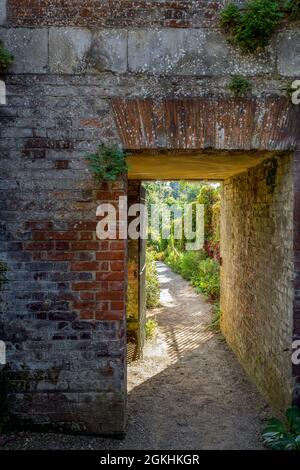 Porte à Hill Gardens, Hampstead Heath, un après-midi ensoleillé d'été, Londres, Angleterre Banque D'Images