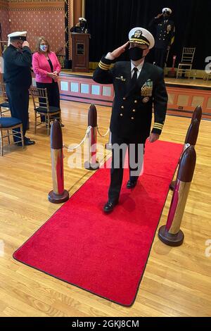 RICHMOND va (le 30 avril 2021) le commandant Charles R. Harmon est cornemuse pour la première fois à titre de commandant du groupe d'acquisition de talents de la Marine Richmond, lors d'une cérémonie de changement de commandement tenue au Club des femmes de Richmond. La mission du NTAG Richmond, dont le siège est situé à Richmond, en Virginie, consiste à faire de la flotte de la Marine des marins de la plus haute qualité et à maintenir la supériorité maritime mondiale incontestée et la capacité de la Marine à gagner des guerres, à décourager l’agression et à maintenir la liberté maritime. Le NTAG Richmond exploite trois centres d'intégration d'acquisition de talents, 41 stations d'acquisition de talents et huit Banque D'Images