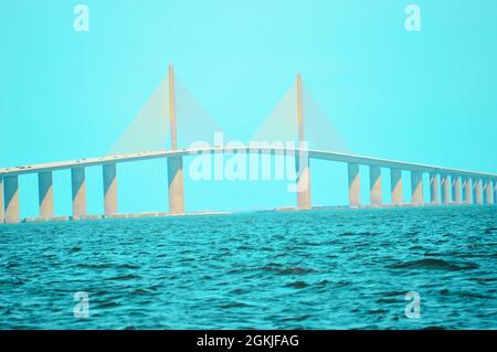 Le pont Sunshine Skyway à Saint-Pétersbourg, Floride. Banque D'Images