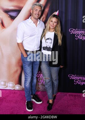 New York, États-Unis. 14 septembre 2021. MANHATTAN, NEW YORK CITY, NEW YORK, Etats-Unis - SEPTEMBRE 14 : Landon Beard et femme/actrice Vanessa Ray arrivent à la première de New York de Fox Searchlight Pictures 'les yeux de Tammy Faye' qui s'est tenue au SVA Theatre le 14 septembre 2021 à Manhattan, New York, New York, Etats-Unis. (Photo par Kevin Lian/image Press Agency) Credit: Image Press Agency/Alay Live News Banque D'Images