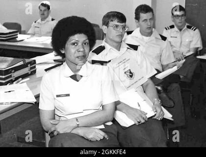 BASE DE LA GARDE NATIONALE MCGHEE TYSON AIR, Tennessee -- les officiers candidats se sont inscrits en classe à l’Academy of Military Science au centre de formation et d’éducation de la Garde nationale aérienne sur la base de la garde nationale aérienne McGhee Tyson, dans l’est du Tennessee. Banque D'Images