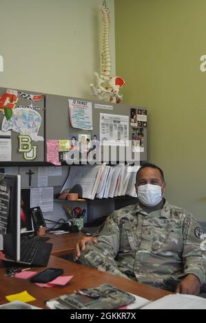 Martin Army Community Hospital Département des services de réadaptation Chef Maj. Travis Robbins photographié dans son bureau. Banque D'Images