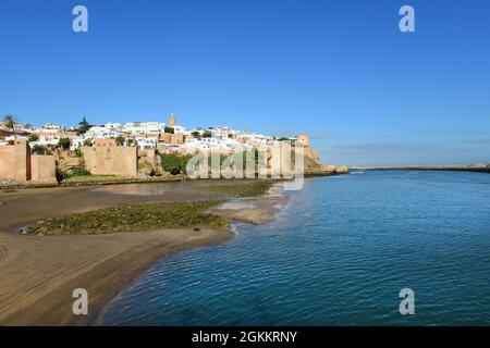 Les murs de la Kasbah des Udayas, au bord du fleuve du 12ème siècle, à Rabat, au Maroc. Banque D'Images