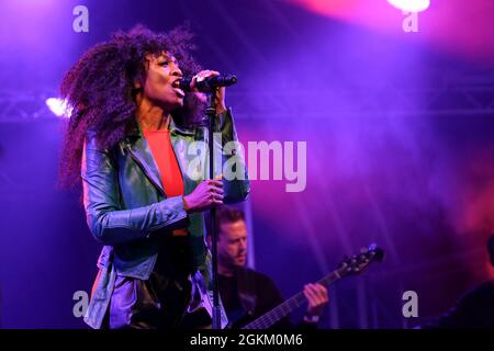 Beverley Knight se exécutant au Cambridge Club Festival 2021 à Childerley Orchard le 10 septembre 2021, Cambridge, Angleterre Banque D'Images