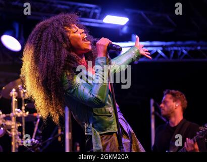 Beverley Knight se exécutant au Cambridge Club Festival 2021 à Childerley Orchard le 10 septembre 2021, Cambridge, Angleterre Banque D'Images