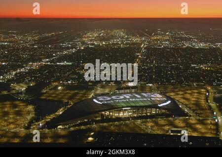 Une vue aérienne du SOFI Stadium, le mardi 14 septembre 2021, à Inglewood, En Californie, le stade accueille les Chargers de Los Angeles et les Los Angeles Banque D'Images