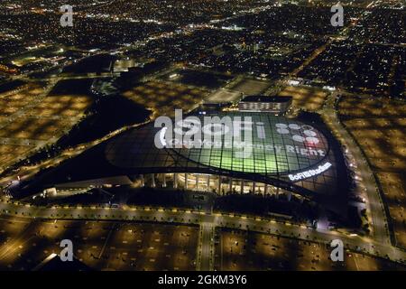 Une vue aérienne du SOFI Stadium, le mardi 14 septembre 2021, à Inglewood, En Californie, le stade accueille les Chargers de Los Angeles et les Los Angeles Banque D'Images